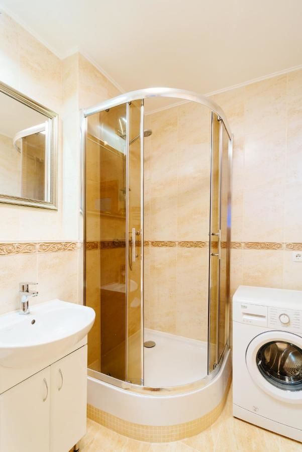 Апартаменты RentGolden Apartment on Verkhovinnaya Киев-21