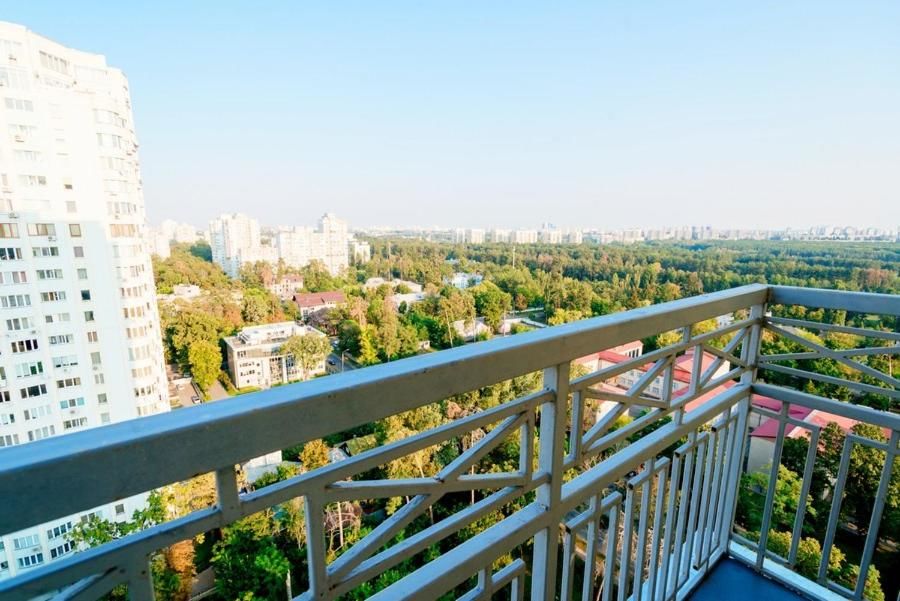 Апартаменты RentGolden Apartment on Verkhovinnaya Киев-8