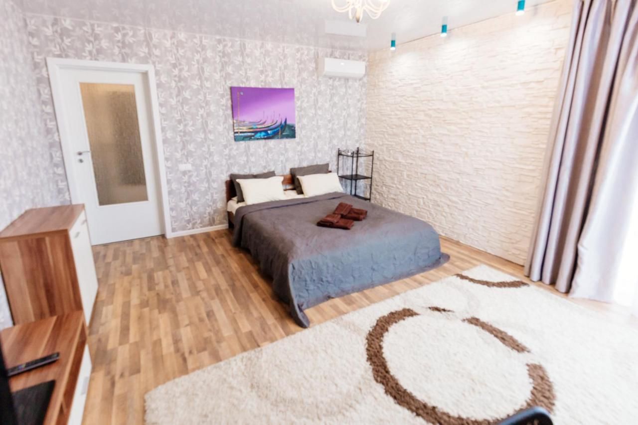 Апартаменты RentGolden Apartment on Verkhovinnaya Киев-9