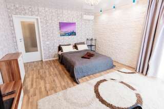 Апартаменты RentGolden Apartment on Verkhovinnaya Киев-5