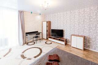 Апартаменты RentGolden Apartment on Verkhovinnaya Киев-6
